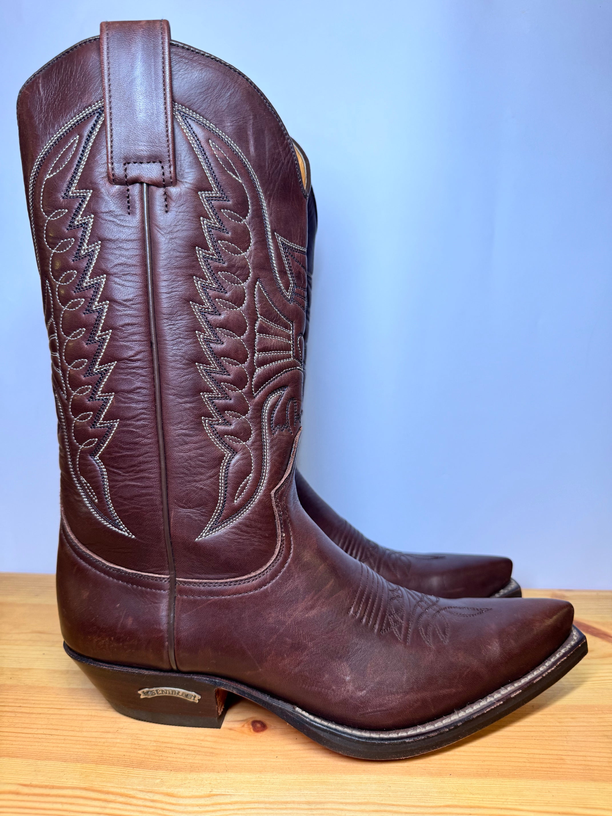 Botas Cowboy Sendra Vintage Marrón – Bordados Alas y Corazón Talla 40 EU
