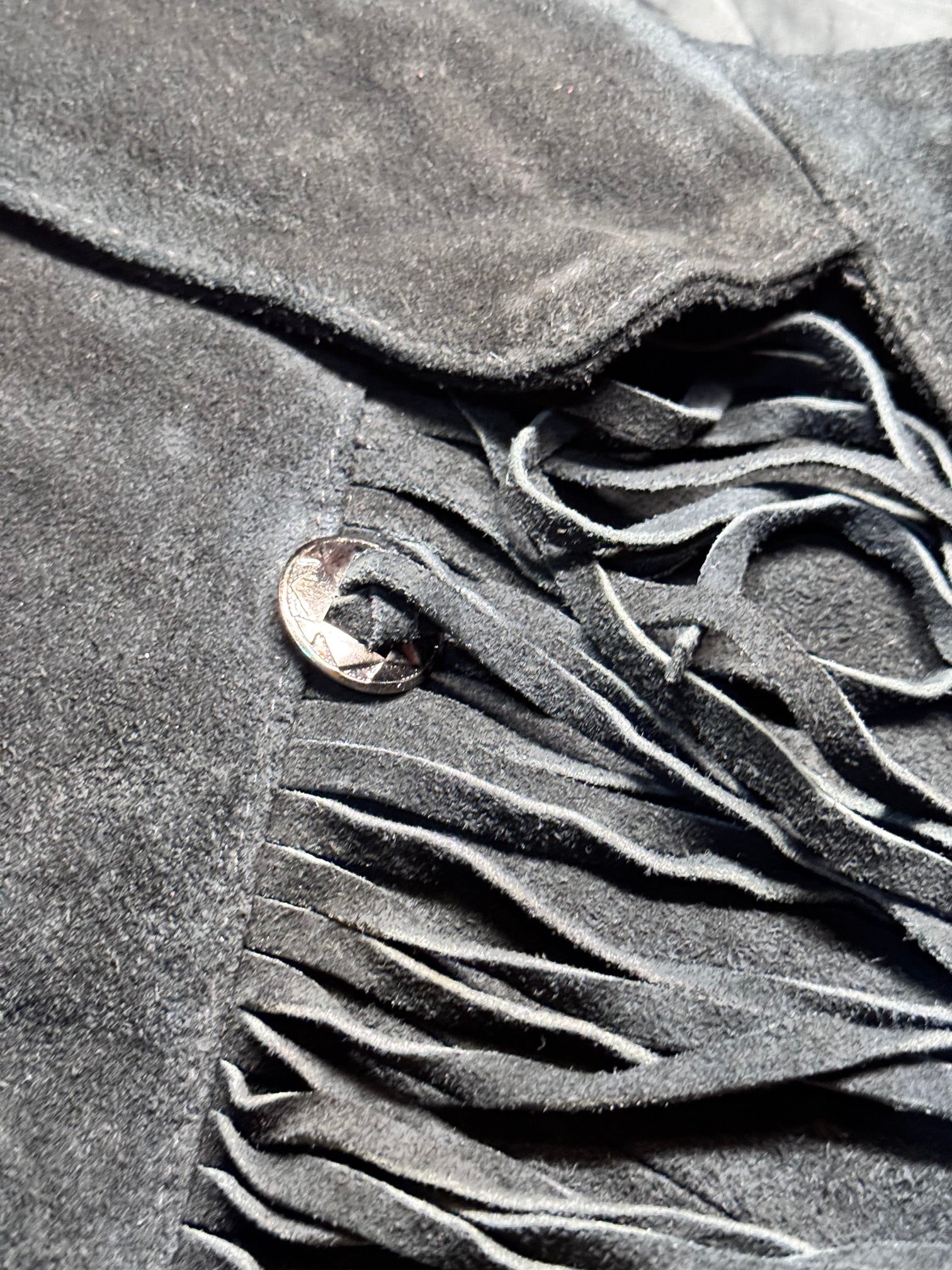 Chaqueta Vintage Yearbook – Flecos de Ante Negro Talla M