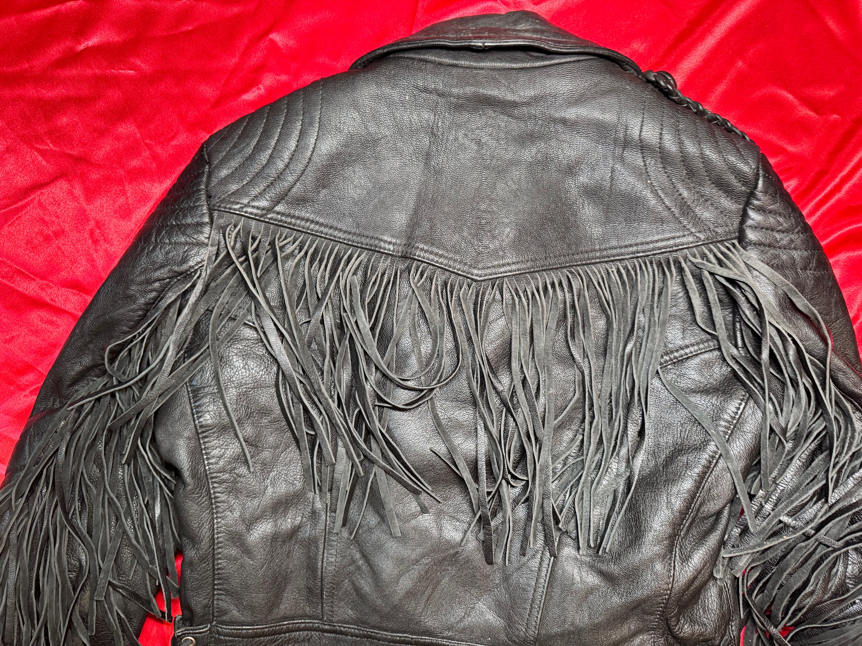 Cazadora Biker Vintage Hein Gericke – Flecos y Tachuelas Piel Negra Talla M