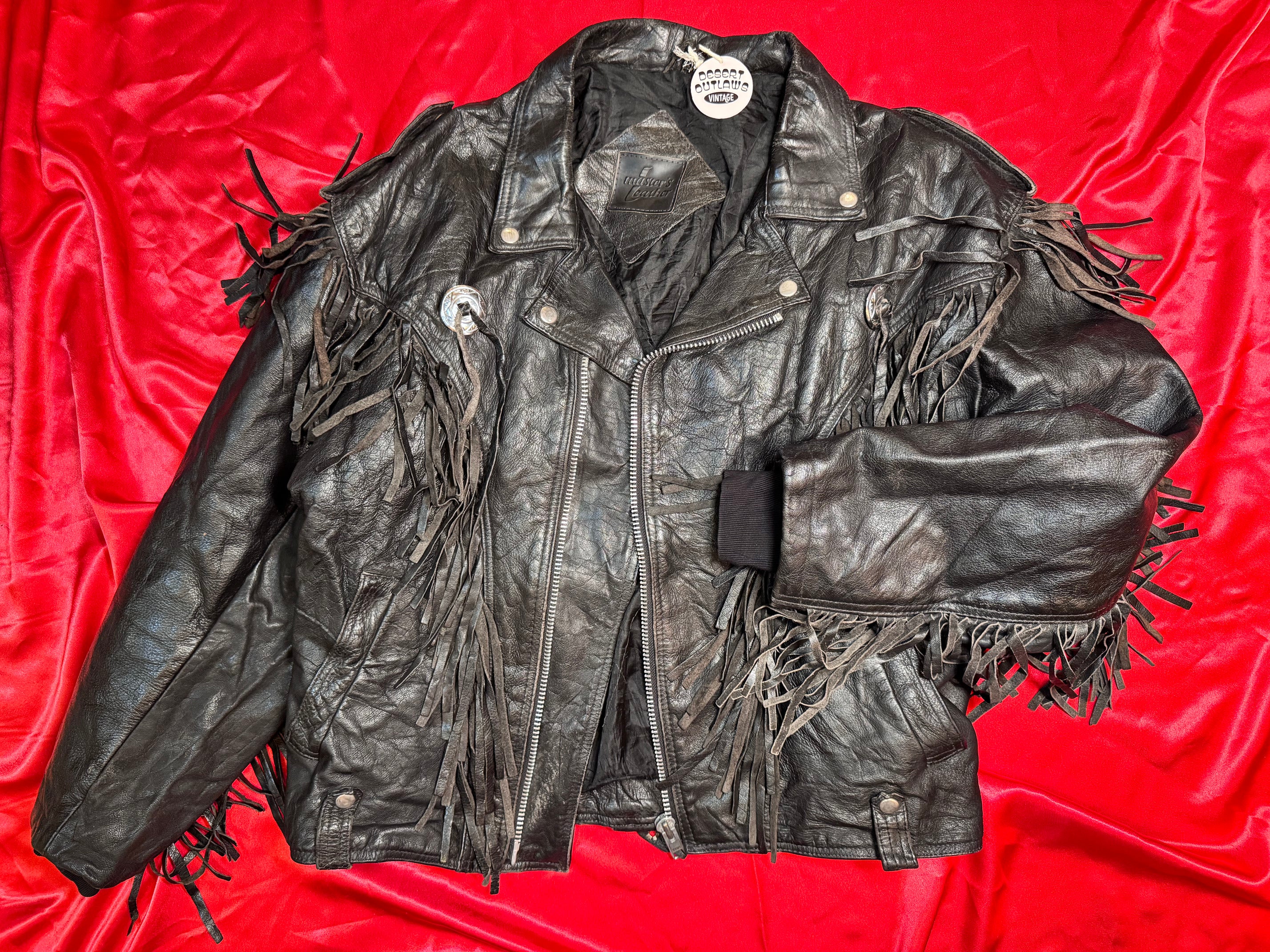 Chaqueta Biker Vintage Master’s Leather – Flecos y Conchos Piel Negra Talla M