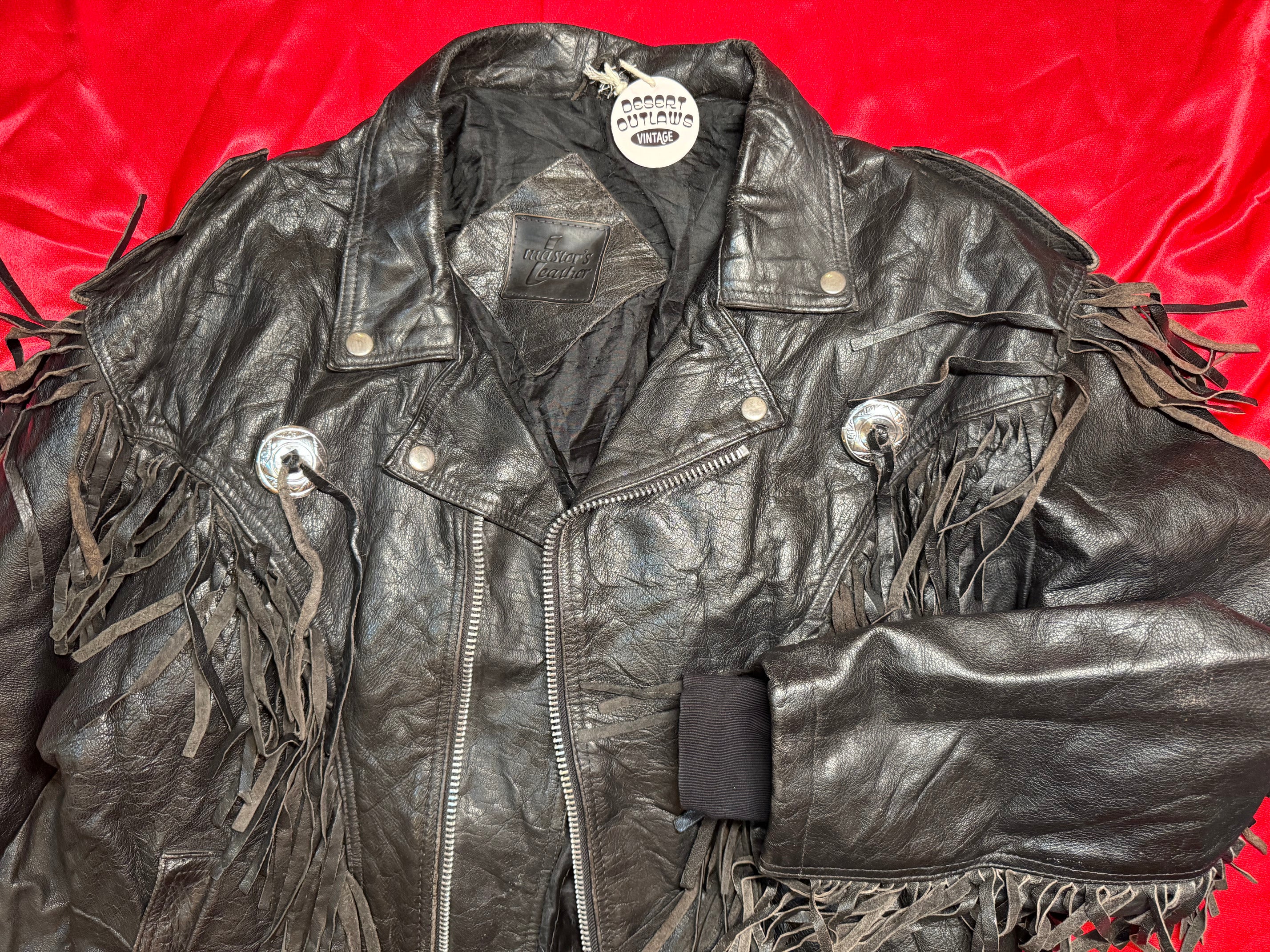 Chaqueta Biker Vintage Master’s Leather – Flecos y Conchos Piel Negra Talla M