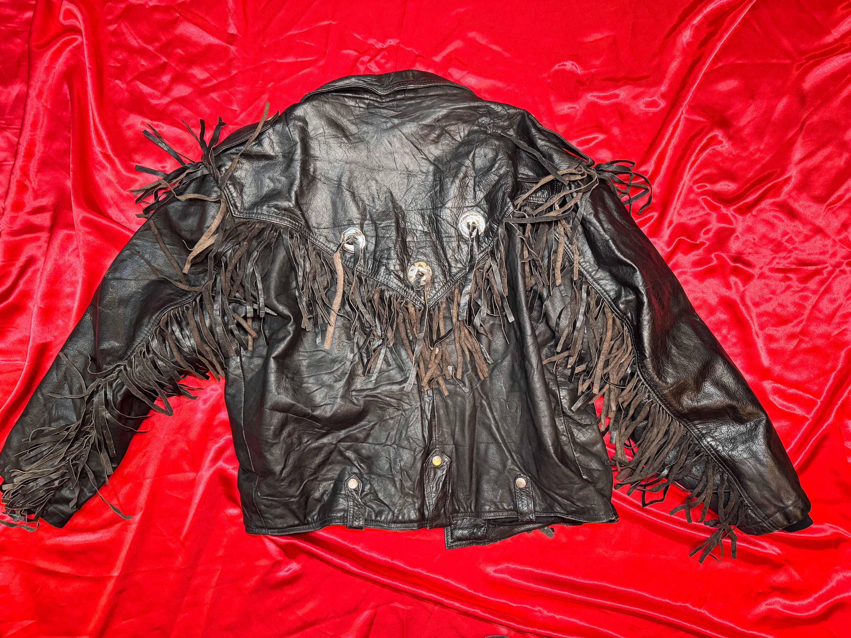 Chaqueta Biker Vintage Master’s Leather – Flecos y Conchos Piel Negra Talla M