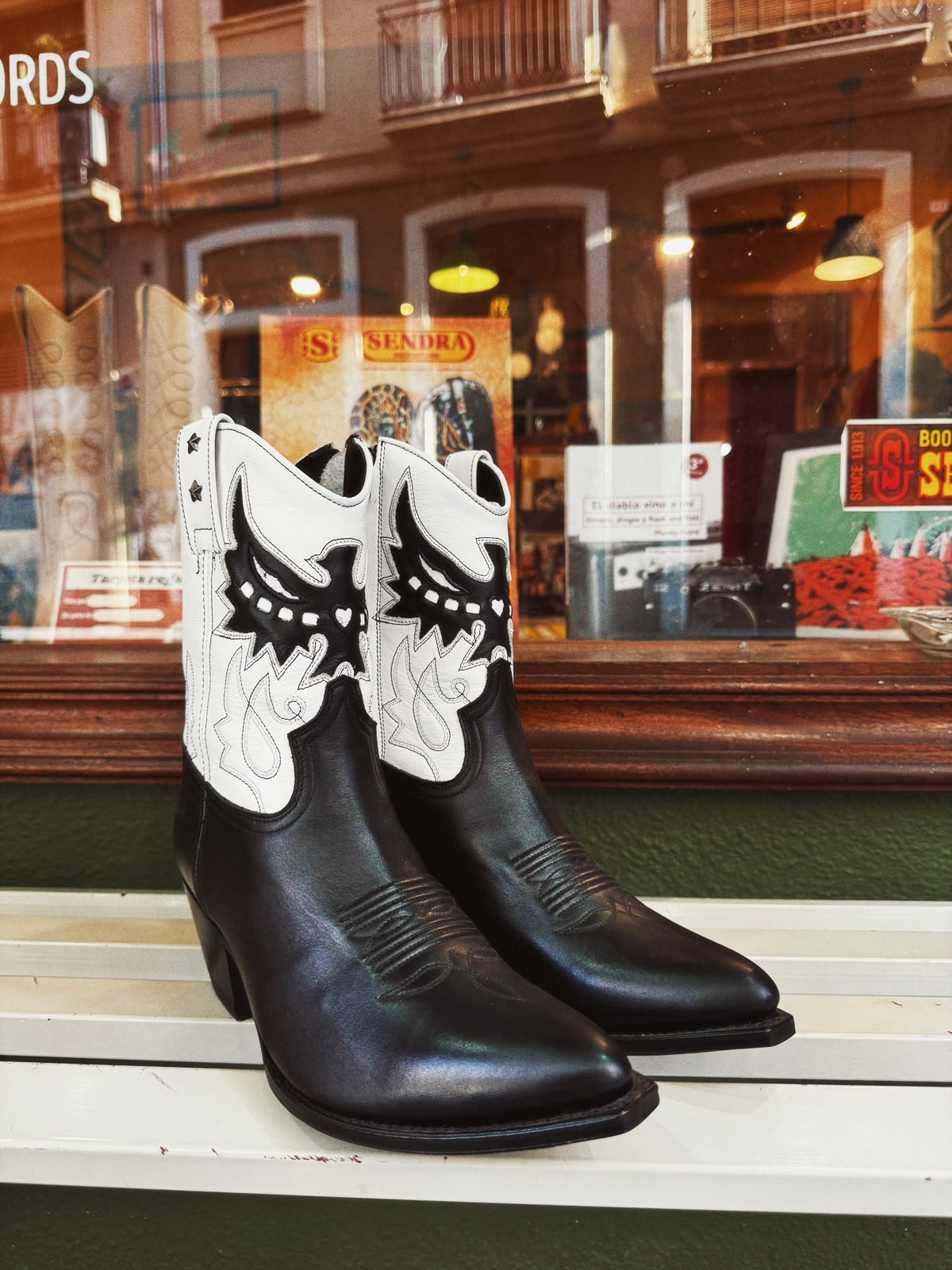 Botas Sendra Blanco y Negro - año 2000