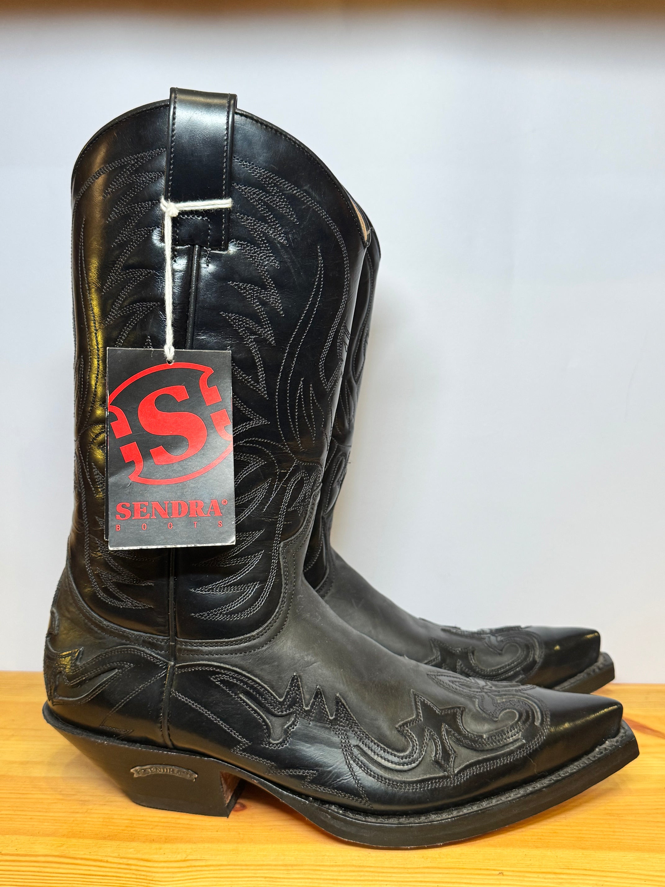 Botas Cowboy Sendra Negras – Bordados Flame Talla 41 EU / 7.5–8 US